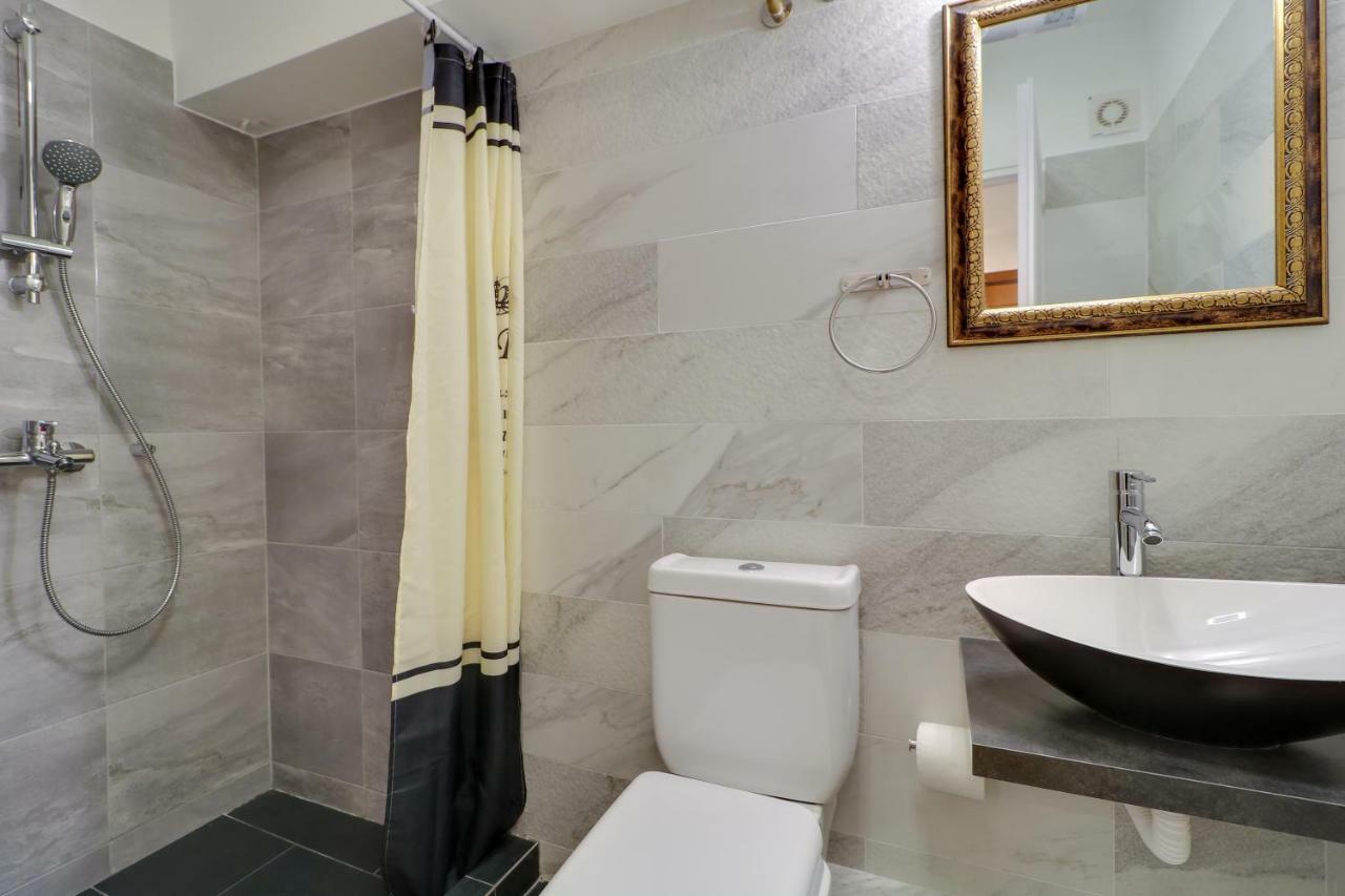 Stylish, Comfy Suite In The Heart Of Atina Dış mekan fotoğraf