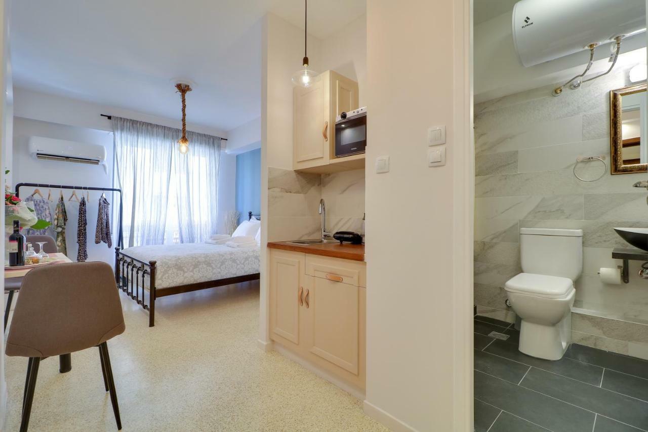 Stylish, Comfy Suite In The Heart Of Atina Dış mekan fotoğraf