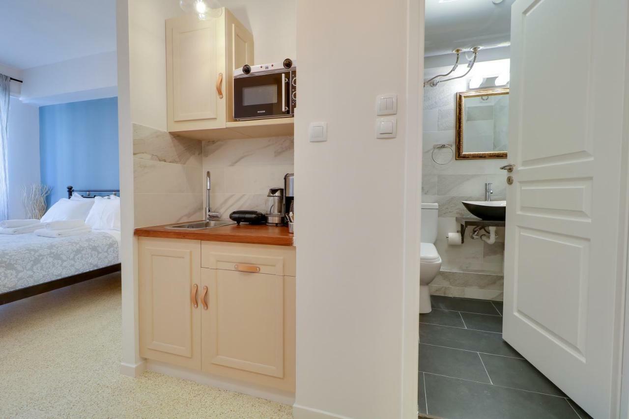 Stylish, Comfy Suite In The Heart Of Atina Dış mekan fotoğraf